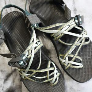 Size 10 Chacos